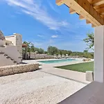 Trullo Lamatroccola Villa